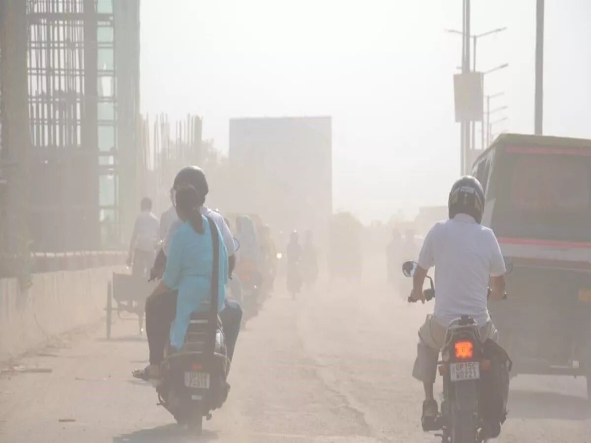 UP Weather Update: यूपी में धुंध से हुई सुबह की शुरुआत, जहरीली हुई नोएडा-गाजियाबाद-मेरठ की हवा, जानें अपने शहर का हाल