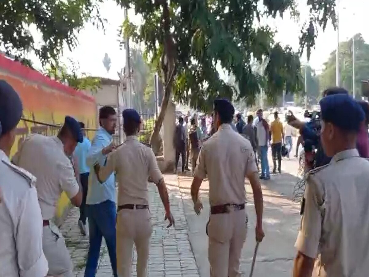 Bihar BPSC TRE Result 2023: बीपीएससी कार्यालय के बाहर शिक्षक अभ्यर्थियों का हंगामा, फाइनल रिजल्ट में गड़बड़ी का आरोप
