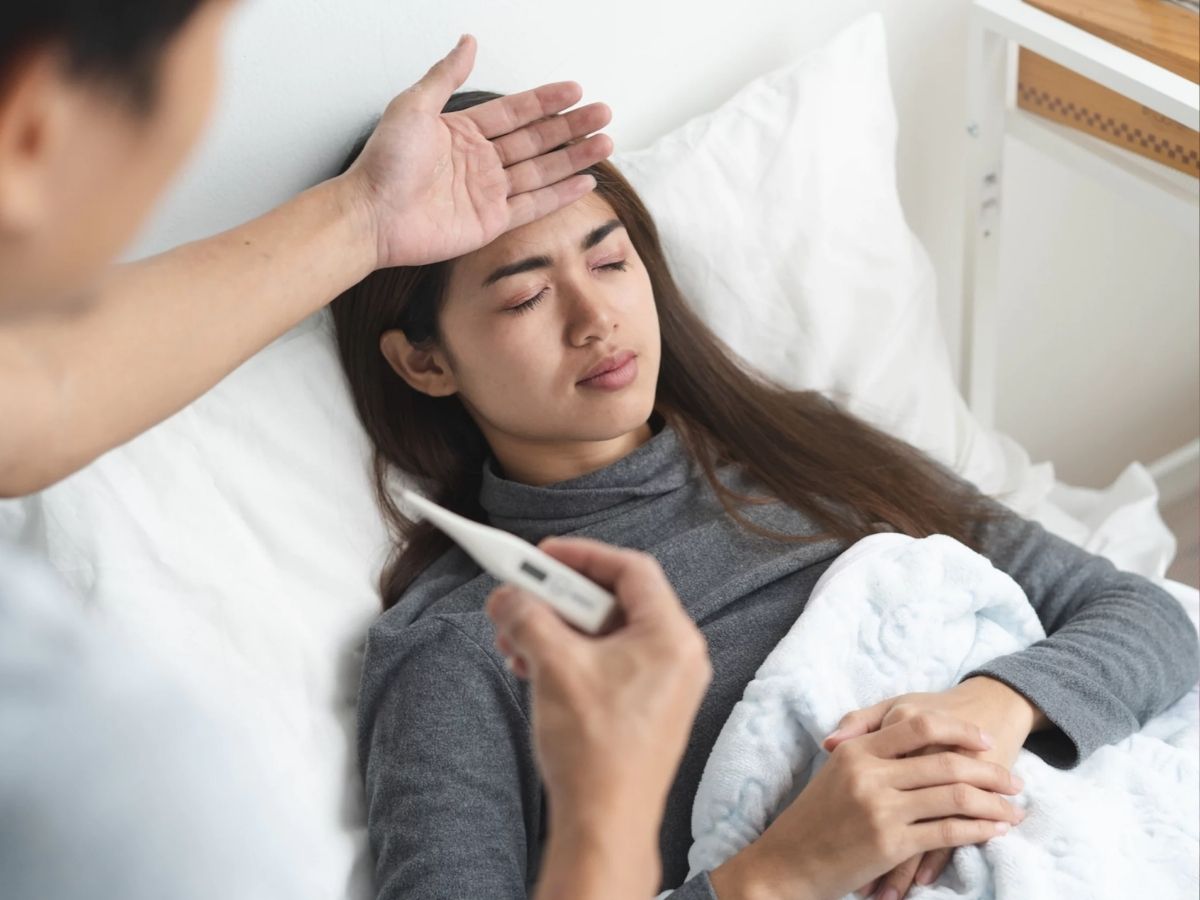 Health Benefits of Giloy: बदल रहे इस मौसम में पीना शुरू कर दें गिलोय का जूस, रोगों को जड़ से कर देता है साफ 16 बुखार होगा ठीक