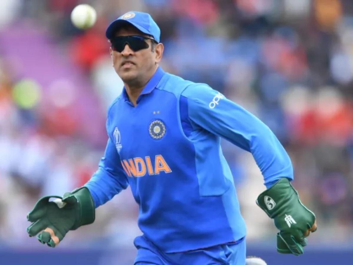 MS Dhoni ने क्यों लिया था अचानक संन्यास, 3 साल बाद किया हैरान करने वाला खुलासा