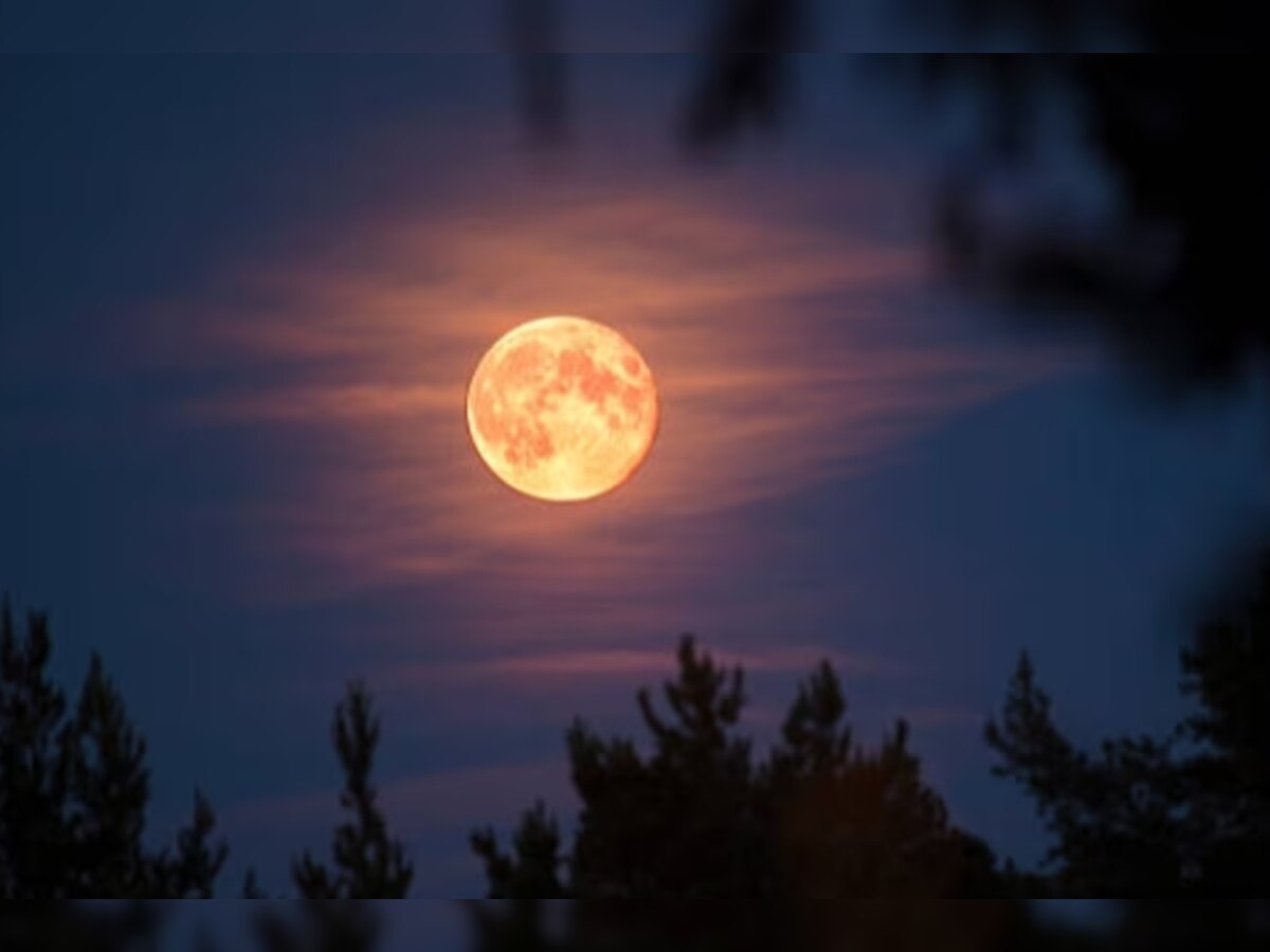 Sharad Purnima 2023: शरद पूर्णिमा पर लग रहा है चंद्रग्रहण, जानें सूतक काल का सही समय