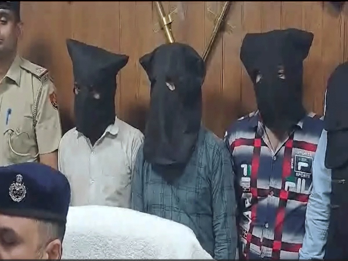Gurugram Crime: बम से दुकान व घर उड़ाने की दी धमकी, 20 लाख की रंगदारी, चाचा भतीजा सहित 3 आरोपी गिरफ्तार