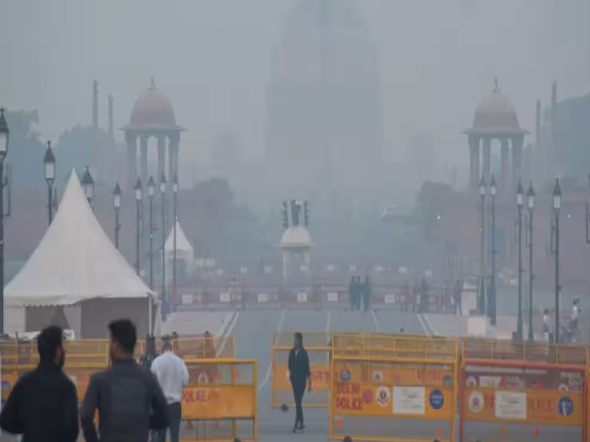 दिवाली से पहले घुटने लगा दिल्ली का दम; इन राज्यों में होगी बारिश, जानें मौसम का मिजाज दिवाली से पहले घुटने लगा दिल्ली का दम; इन राज्यों में होगी बारिश, जानें मौसम का मिजाज