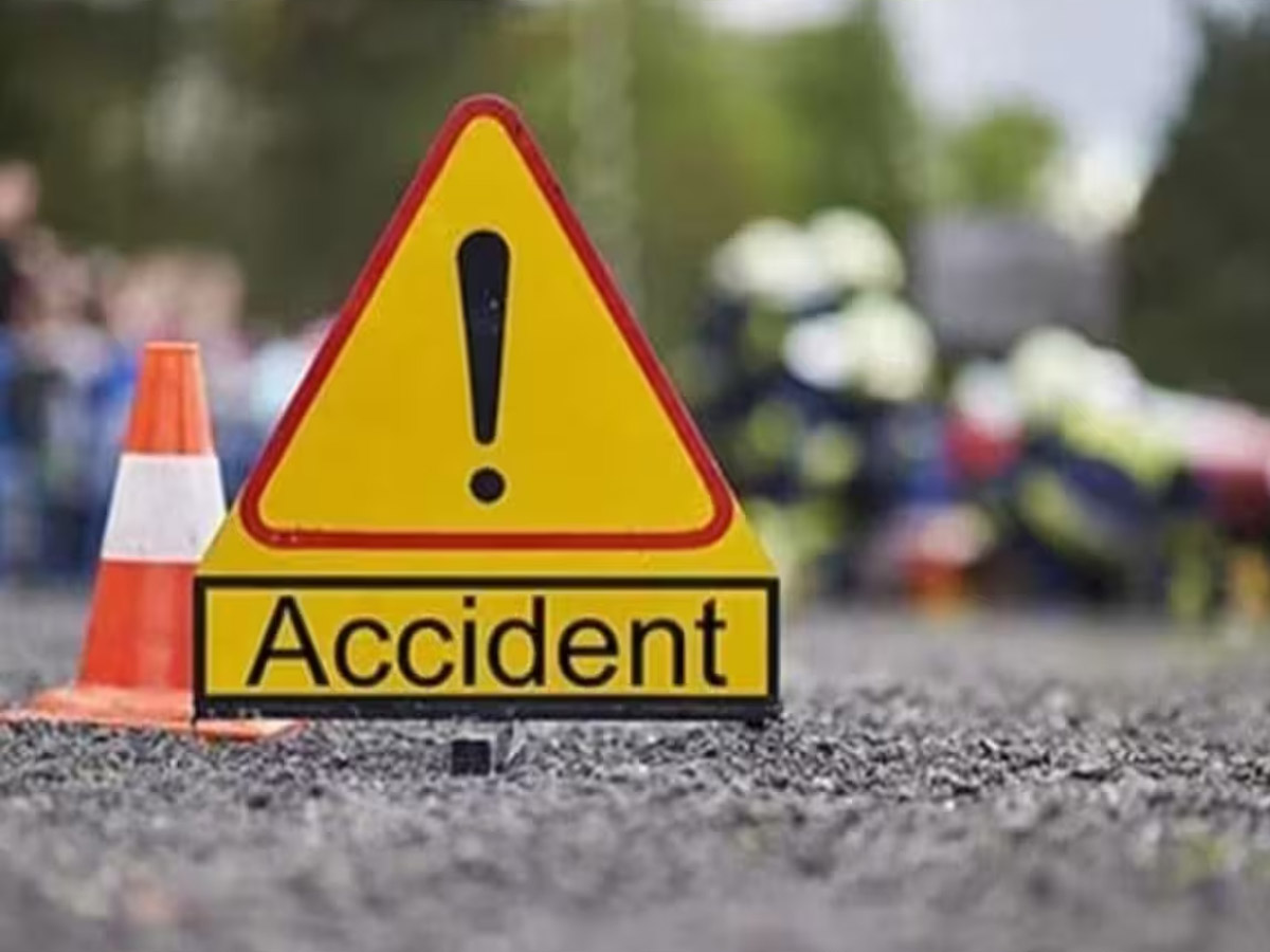 Hanumangarh Road Accident: राजस्थान में भयानक एक्सीडेंट, एक परिवार के 7 लोगों की मौत Hanumangarh Road Accident: राजस्थान में भयानक एक्सीडेंट, एक परिवार के 7 लोगों की मौत