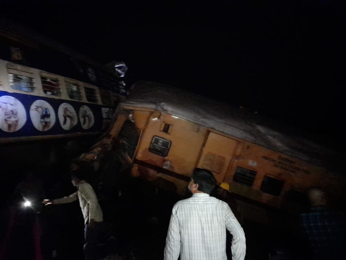 Andhra Pradesh Train Accident: विजयनगरम में बड़ा रेल हादसा, 2 पैसेंजर ट्रेनों में टक्‍कर, 6 की मौत