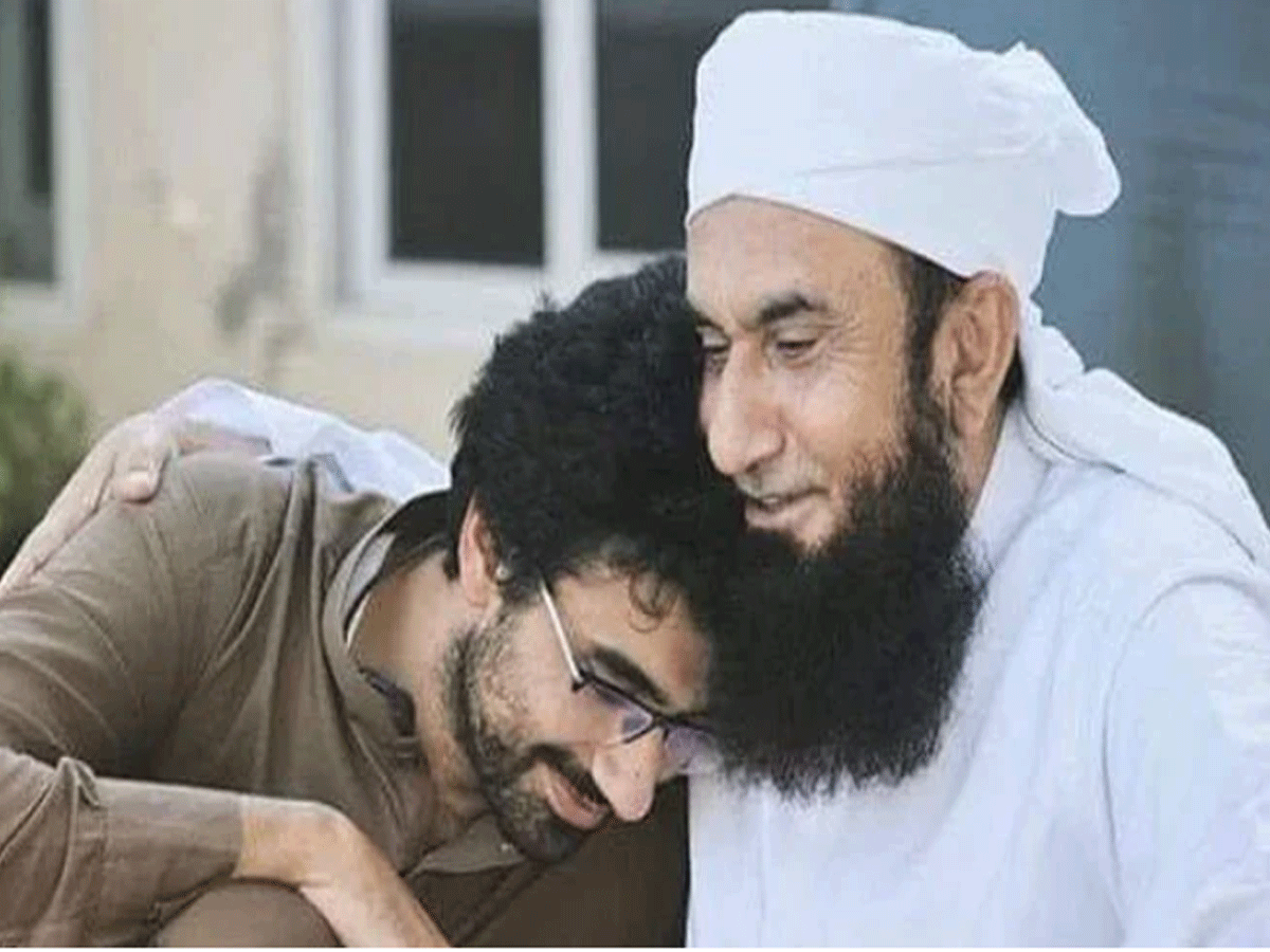 मशहूर इस्लामिक स्कॉलर मौलाना तारिक जमील के बेटे का इंतकाल, गोली लगने से हुई मौत मशहूर इस्लामिक स्कॉलर मौलाना तारिक जमील के बेटे का इंतकाल, गोली लगने से हुई मौत