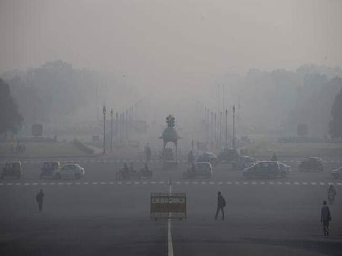 Delhi-NCR Pollution: दिल्ली में सांसों पर संकट, AQI पहुंचा 300 पार, जानें नोएडा-गुरुग्राम का हाल