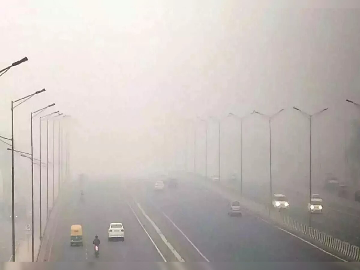 Delhi-NCR में तेजी से बढ़ रहा प्रदूषण कर रहा लोगों को बीमार, कई जगहों पर AQI 400 पार