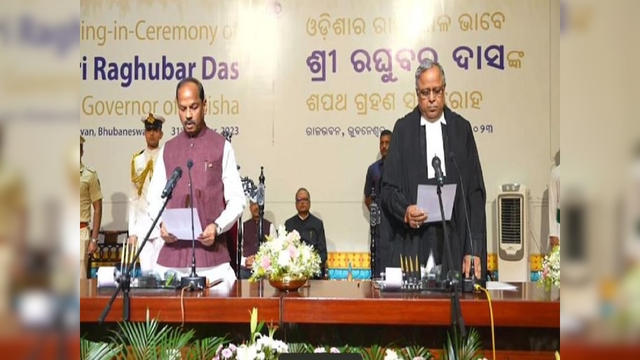 Raghubar das taking oath as new governor of odisha, New Governor ...