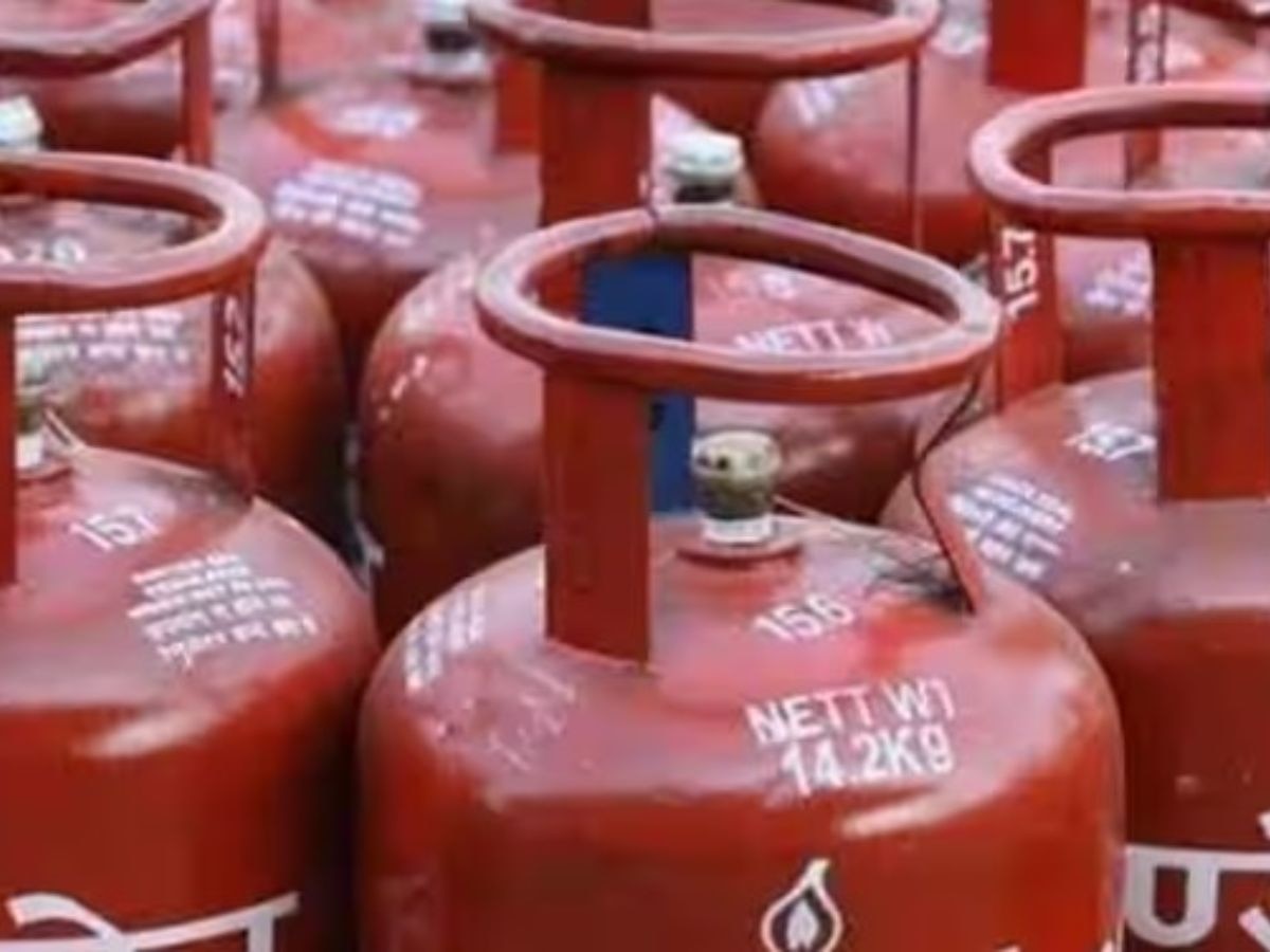 LPG Price Hike: महीने के पहले दिन बढ़े गैस सिलेंडर के दाम, बदल गए ये 8 नियम