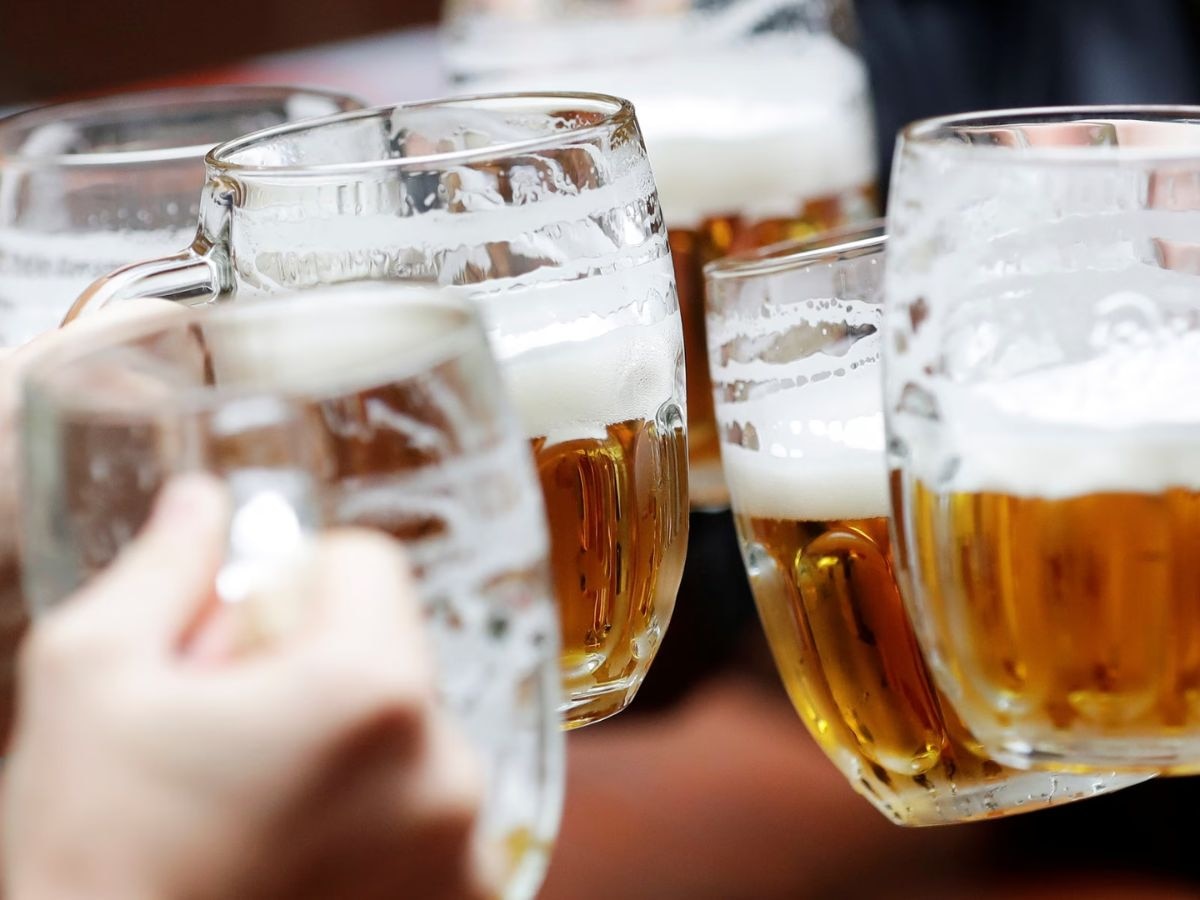 Beer Whiskey: बियर और शराब पीने से क्या सच में शरीर को होता है नुकसान? जान लें क्या कहती है रिपोर्ट 