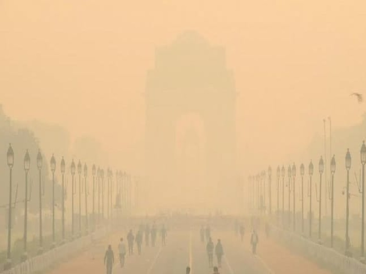 Delhi-NCR Pollution: दिल्ली में प्रदूषण से हाहाकार, इन इलाकों में AQI पहुंचा 400 पार, नोएडा में भी बिगड़े हालात