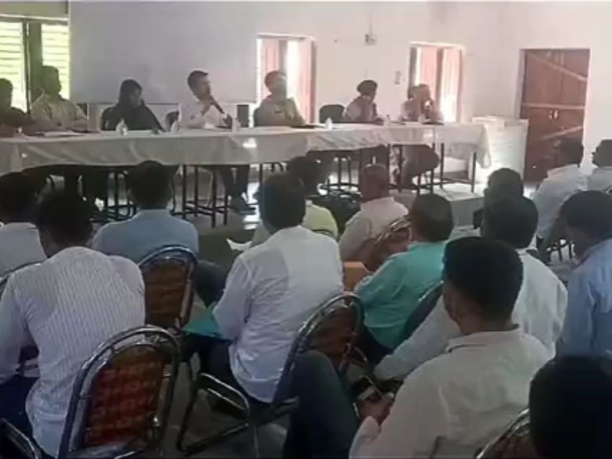 Sanchor: भारत निर्वाचन आयोग का बैठक, संदिग्ध गतिविधियों पर सख्त कार्रवाई करने के दिया आदेश 