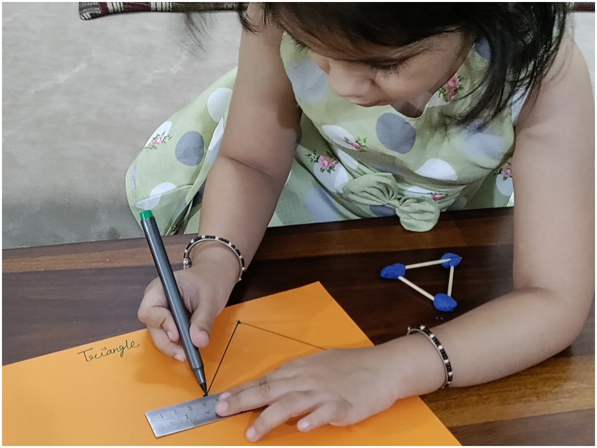 Handwriting: खराब है आपके बच्चे की हैंडराइटिंग? तो ये रहे सुधारने के 10 कारगर टिप्स