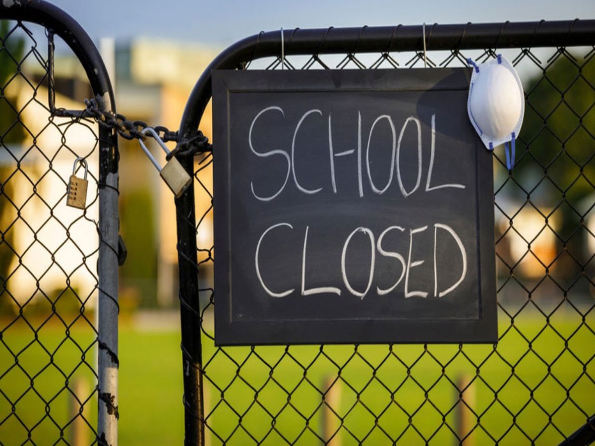 School Closed: प्रदूषण नहीं यहां भारी बारिश से स्कूल बंद, जानिए देश भर के मौसम का हाल