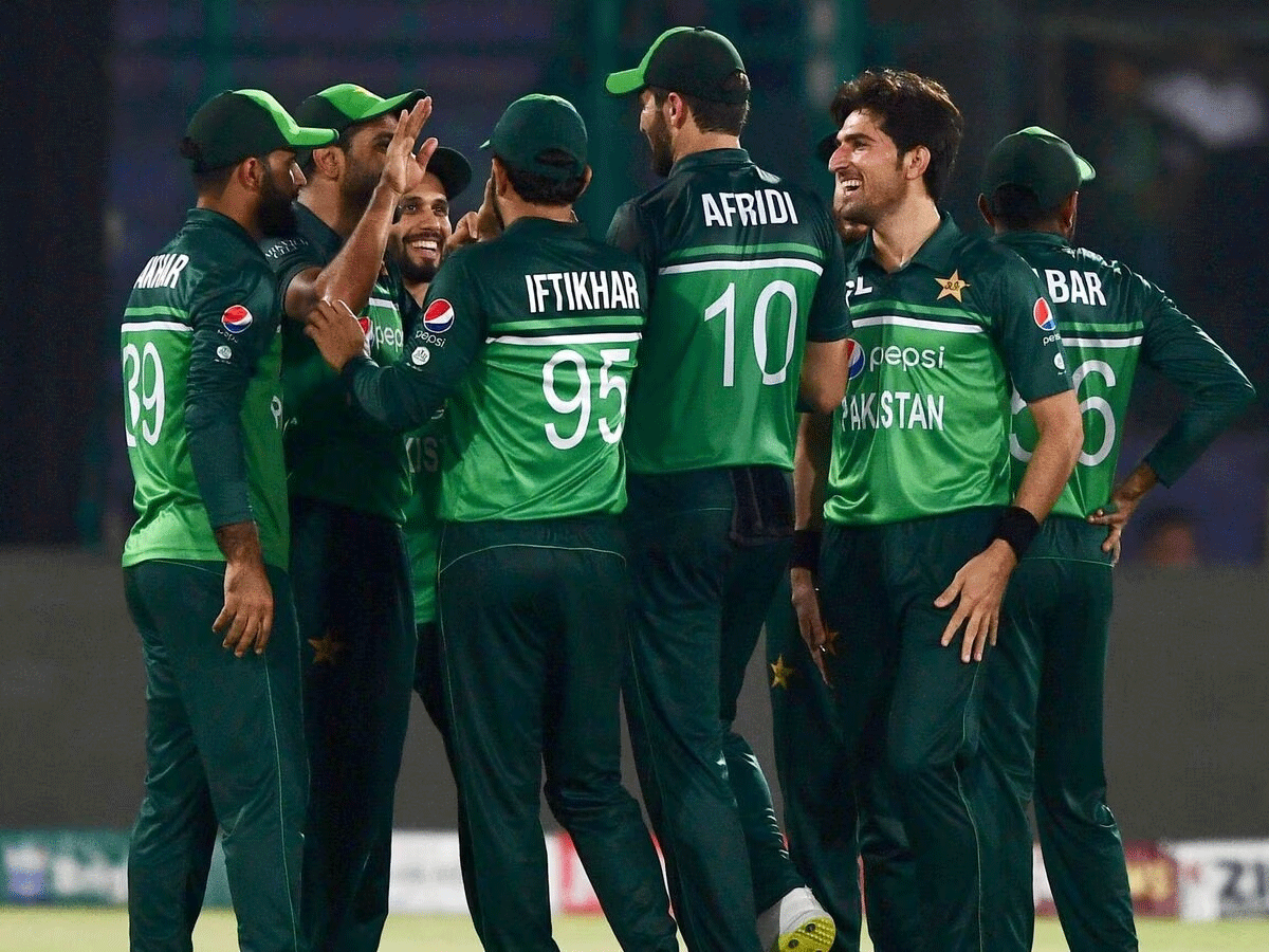 PAK vs NZ: बारिश की भेंट चढ़ा मैच, पाकिस्तान ने न्यूजीलैंड को DLS मेथड से हराया PAK vs NZ: बारिश की भेंट चढ़ा मैच, पाकिस्तान ने न्यूजीलैंड को DLS मेथड से हराया
