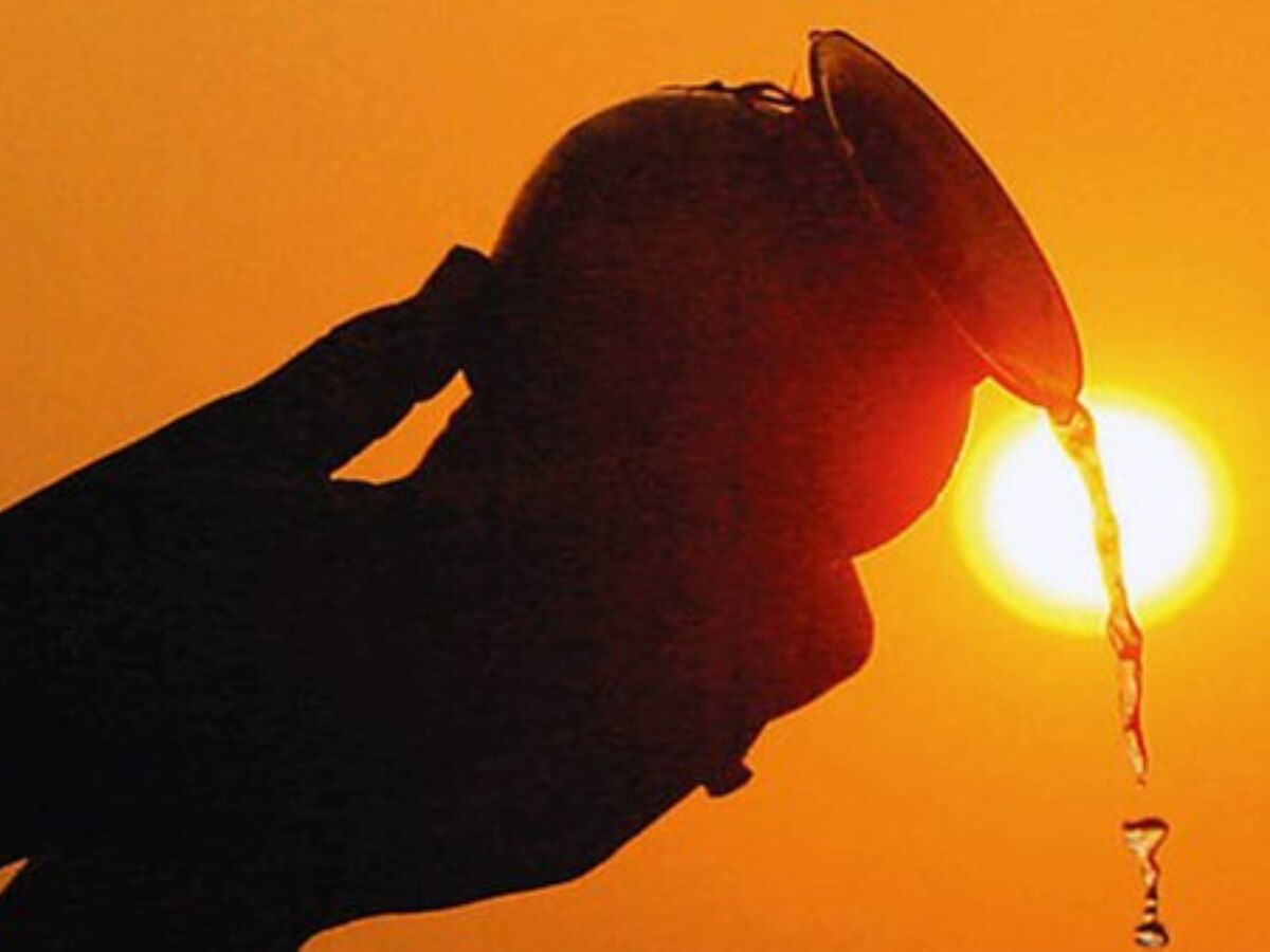 Good Morning Tips: सुबह उठकर क्यों चढ़ाते सूर्य देव को जल, जानें इसके फायदे और मंत्र