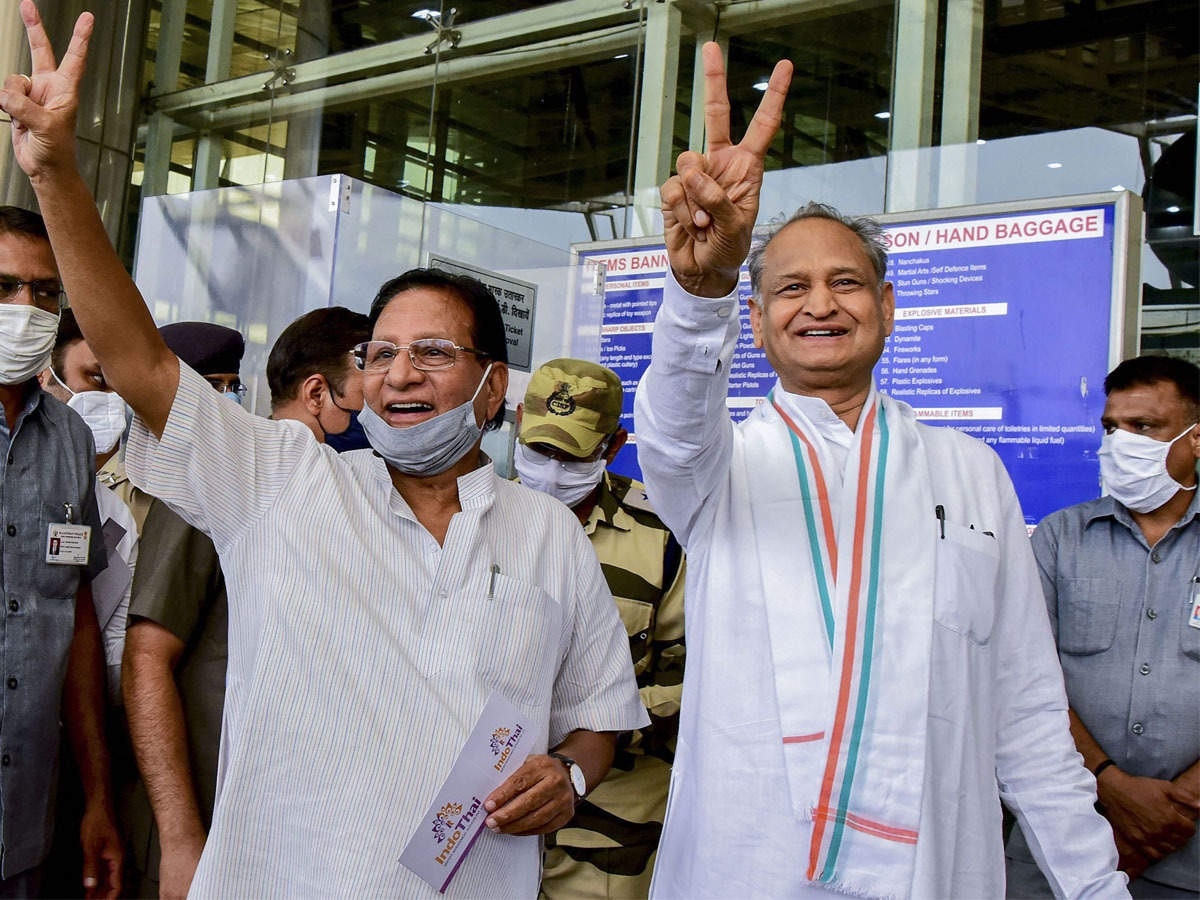Rajasthan: जिस मंत्री के लिए गहलोत सोनिया से भिड़े, उसे टिकट मिला या नहीं? जानें Congress की आखिरी List के नाम