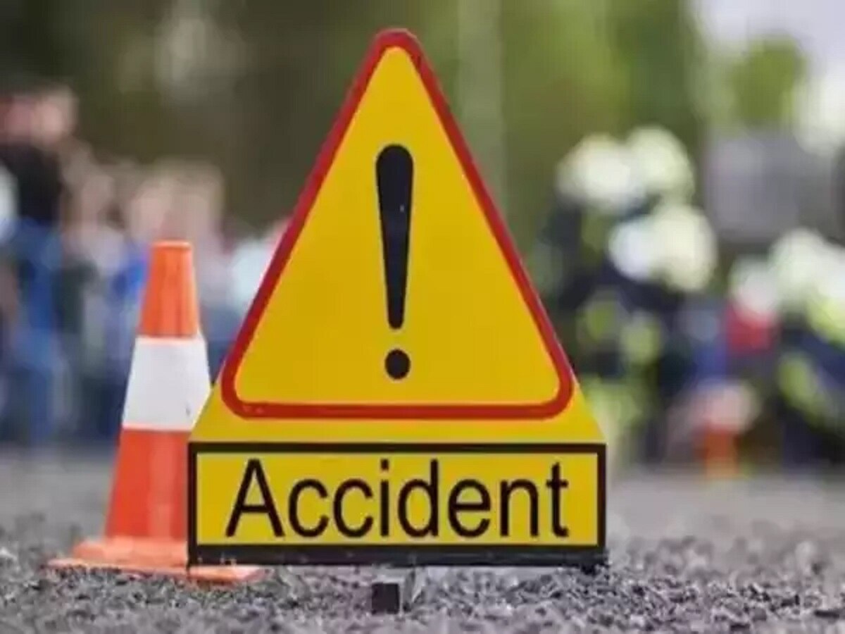 Puri Bus Accident: ଅସ୍ଥି ବିସର୍ଜନ ପାଇଁ ଯିବାବେଳେ ଭାରସାମ୍ୟ ହରାଇ ଗଛରେ ପିଟି ହେଲା ବସ୍