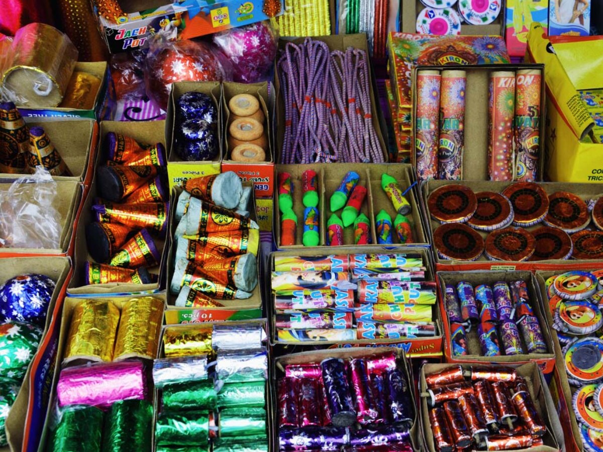 Fire Crackers Ban: दिल्ली एनसीआर समेत सभी राज्यों में पटाखों पर बैन, प्रदूषण पर लगाम लगाने की सबकी जिम्मेदारी- SC