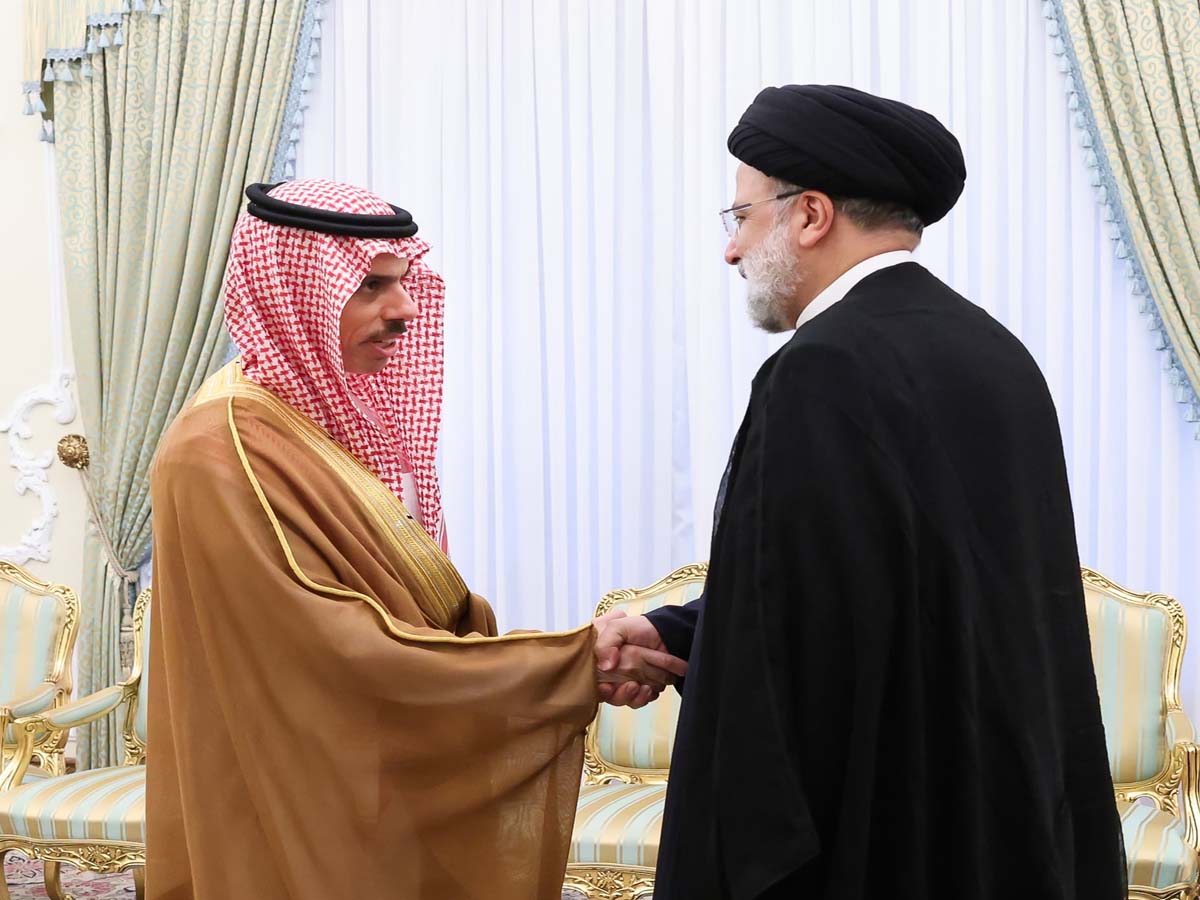 Gaza News: गाजा के लिए साथ आएंगे दो दुश्मन मुस्लिम मुल्क? मीटिंग में होंगे बड़े फैसले Gaza News: गाजा के लिए साथ आएंगे दो दुश्मन मुस्लिम मुल्क? मीटिंग में होंगे बड़े फैसले