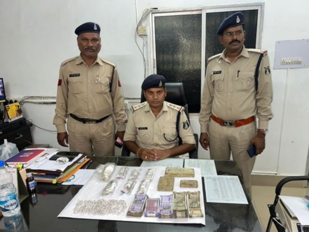 CG News: छत्तीसगढ़ में धनतेरस से पहले पुलिस की बड़ी कार्रवाई, लाखों रुपए की चांदी जब्त