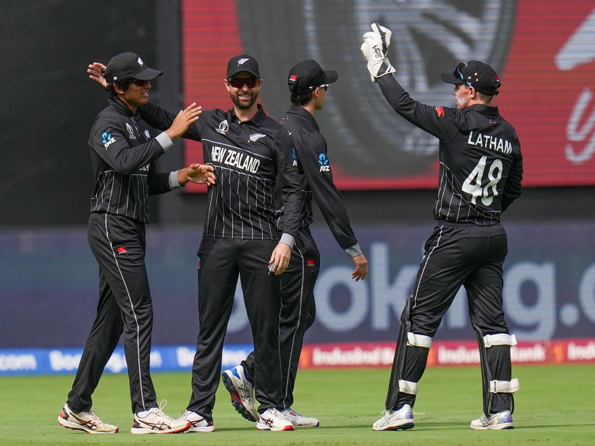 NZ vs SL: पाकिस्तान के लिए खड़ी हुई बड़ी मुसीबत, न्यूजीलैंड ने लगभग पक्का किया सेमीफाइनल का टिकट