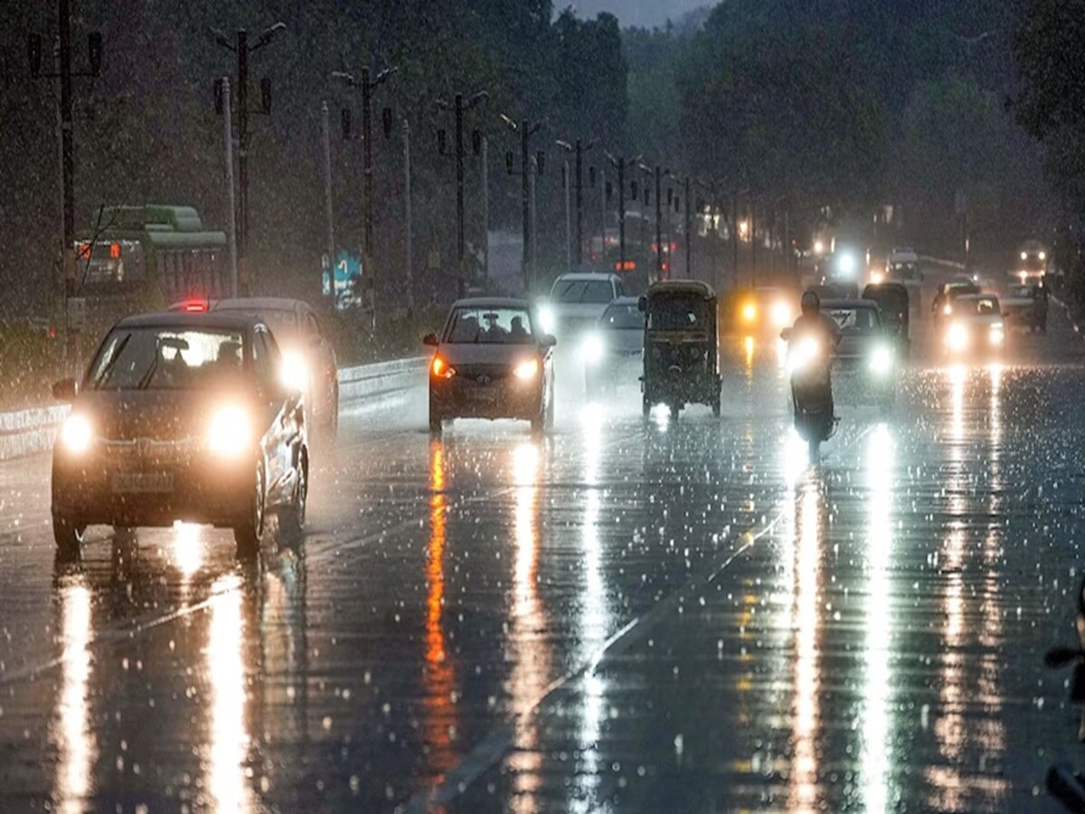 राहत की बरसात! Delhi-NCR में रातभर बारिश, AQI 400 से 100 हुआ, जानें आज कैसा रहेगा मौसम