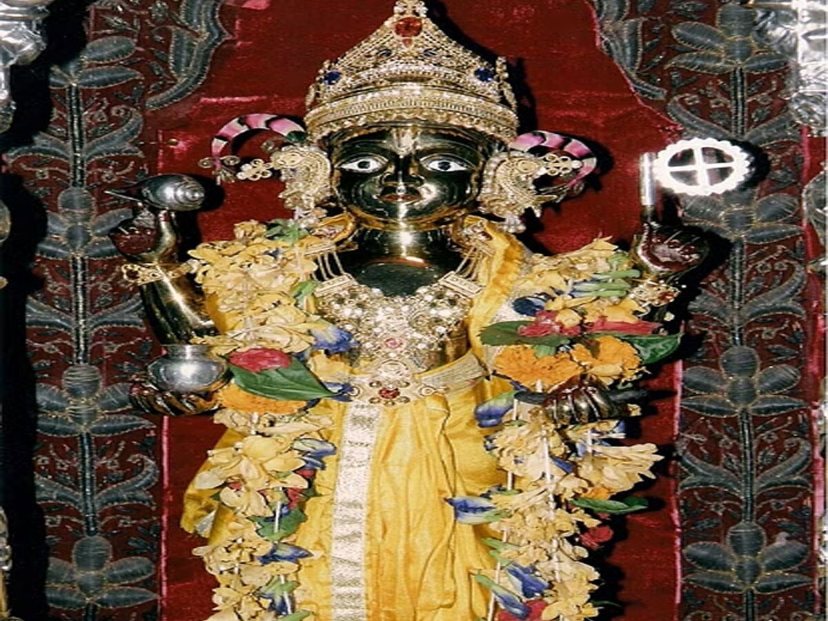varanasi-sudiya-lord-dhanvantari-temple-opens-only-once-year-lord