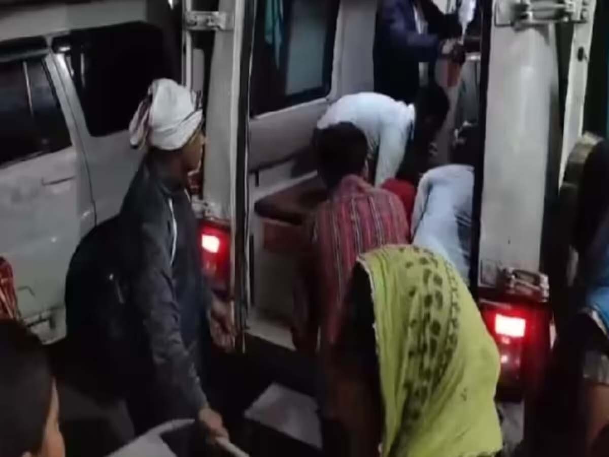 Auraiya Uttar Pradesh: प्रधान का बेटा कर रहा था पड़ोसी के घर के बाहर पेशाब, बल्ब जलाया तो कर दी बूढ़ी महिला की हत्या 