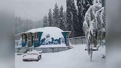 बर्फ की सफेद चादर से ढकी जन्नत की जमीन, तस्वीरों में देखिए कश्मीर का दिलकश नजारा