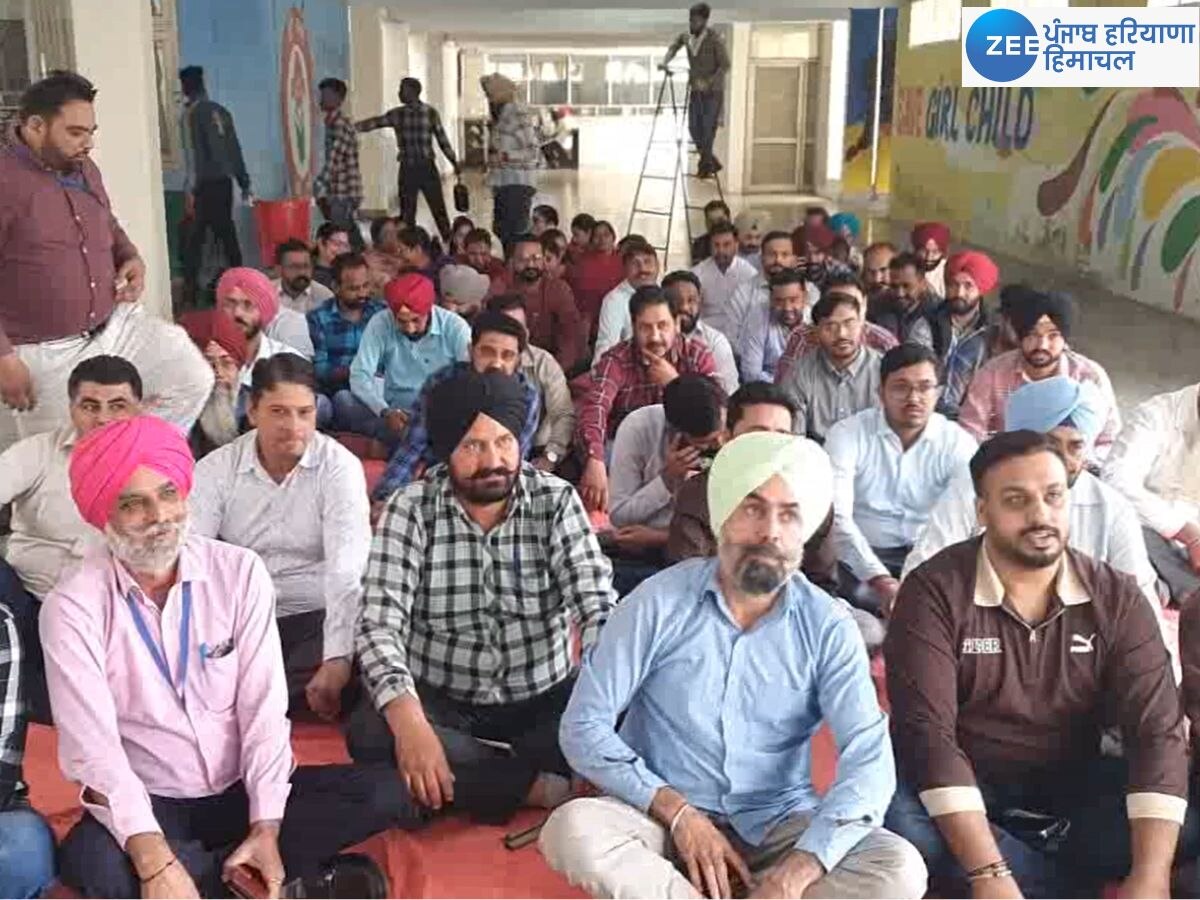 Punjab DC Office Employees Strike: ਤੀਜੇ ਦਿਨ ਵੀ ਪੰਜਾਬ ਦੇ ਡੀਸੀ ਦਫ਼ਤਰਾਂ 'ਚ ਕੰਮ ਰਿਹਾ ਠੱਪ; 13 ਨਵੰਬਰ ਤੱਕ ਨਹੀਂ ਹੋਣਗੇ ਸਰਕਾਰੀ ਕੰਮ