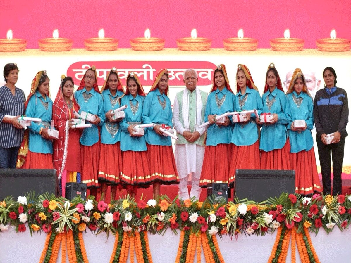 Surajkund Diwali Mela: हरियाणा CM मनोहर लाल ने महिलाओं से की अपील, बोले- चुनाव में सरकार की योजनाओं को रखें याद
