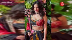 अपने नए अवतार में नजर आईं Sunny Leone, काले कपड़ों में पहुंची दिवाली पार्टी में!