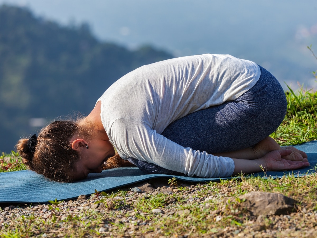 Stress Relief: ऑफिस की टेंशन हो या रिलेशनशिप की, ये 2 Yoga आपके दिमाग को रखेंगे शांत