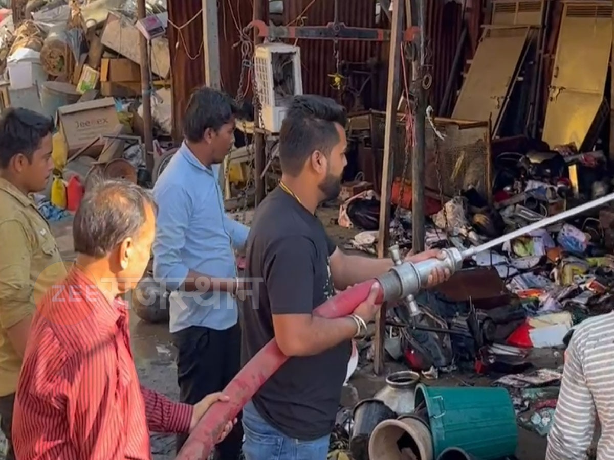 सिरोही: कबाड़ की दुकान में लगी आग, लाखों का सामान जलकर राख