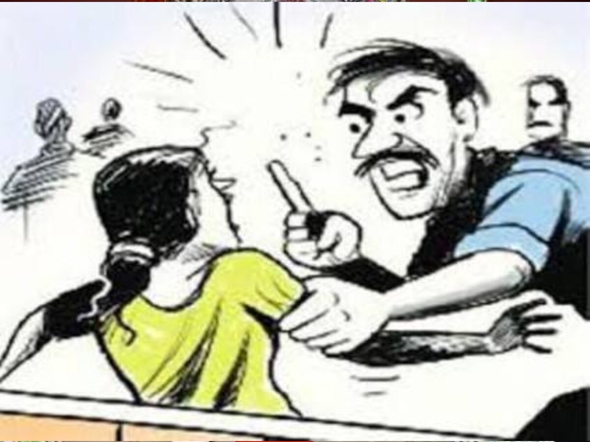 Bihar News: वैशाली जिले के पातेपुर में दबंगों ने पुलिस के सामने महिलाओं को पीटा, वीडियो सोशल मीडिया पर वायरल