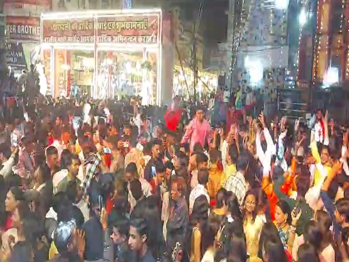 दीपावली पर राजस्थान में जमकर हो रही खरीदी, ऑटोमोबाइल, इलेक्ट्रॉनिक और कपड़ा बाजार में एडवांस बुकिंग