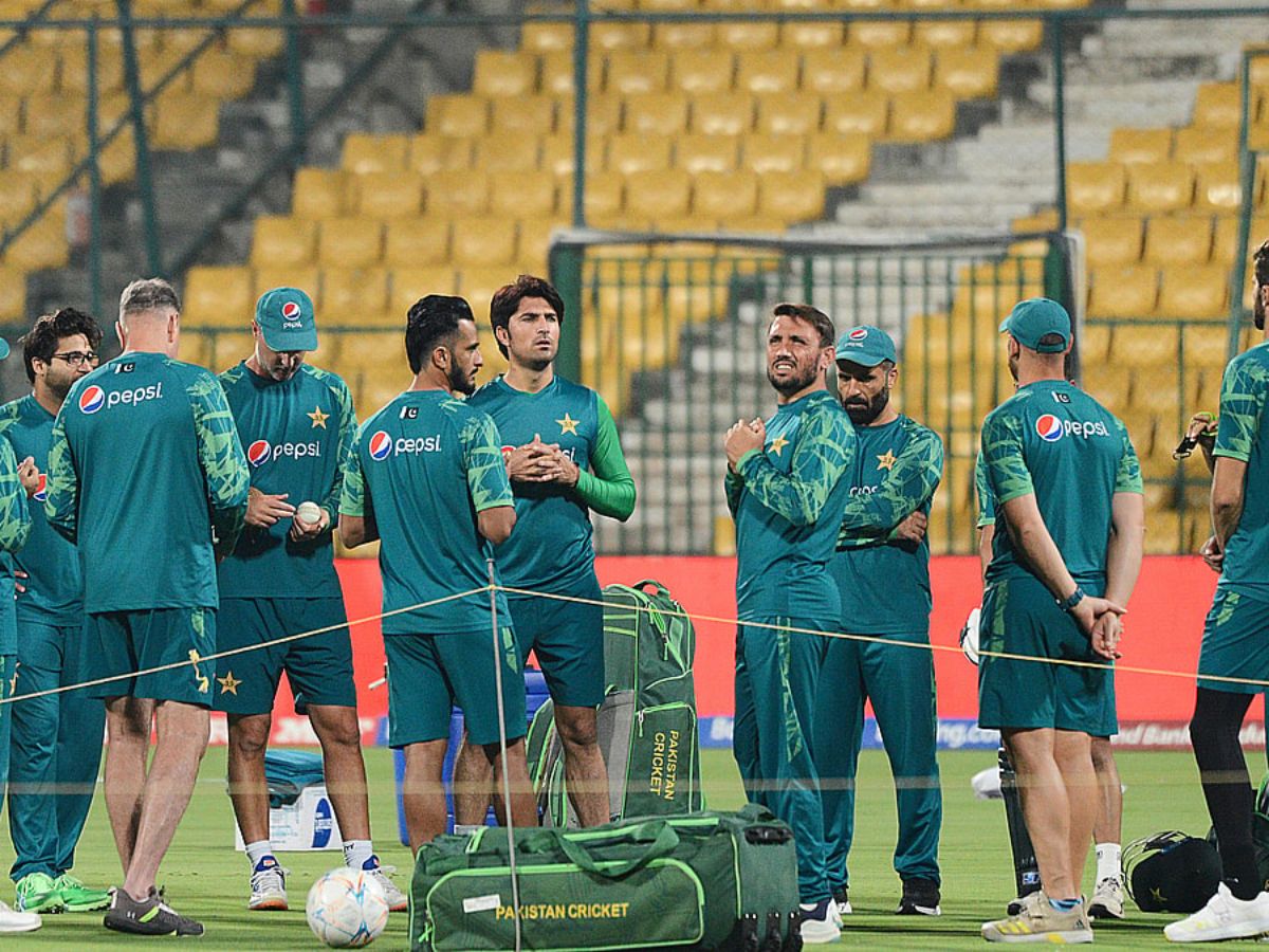वर्ल्ड कप से बाहर होते ही पाकिस्तान टीम में भूचाल, इस दिग्गज ने दिया इस्तीफा