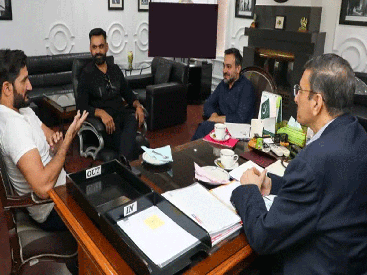 पाकिस्तान क्रिकेट बोर्ड ने बर्खास्त की पूरी चयन समिति; यूनुस खान, मोहम्मद हफीज मुख्य चयनकर्ता की रेस में सबसे आगे पाकिस्तान क्रिकेट बोर्ड ने बर्खास्त की पूरी चयन समिति; यूनुस खान, मोहम्मद हफीज मुख्य चयनकर्ता की रेस में सबसे आगे