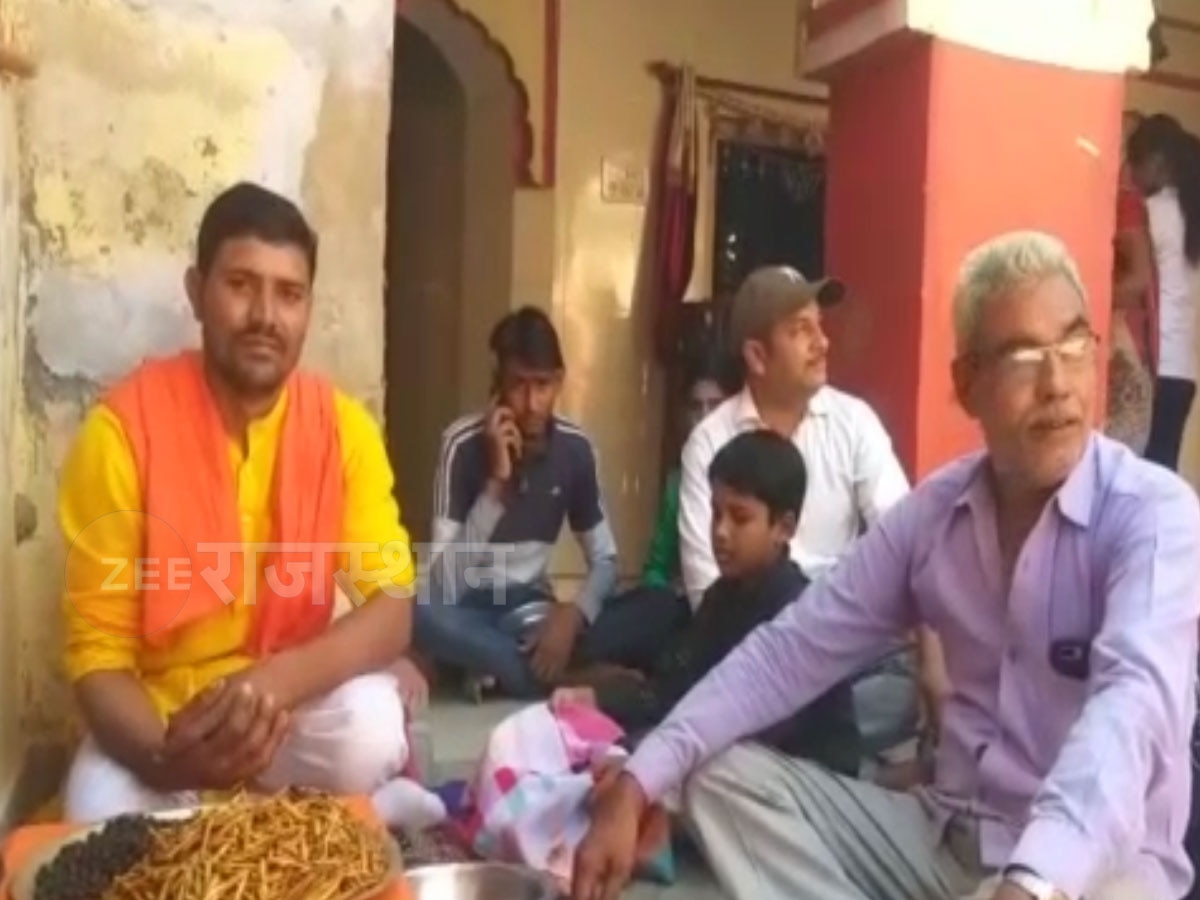 झुंझुनूं न्यूज: मंदिरों में अन्नकूट का वितरण, प्रसाद के लिए लगा भक्तों का तांता