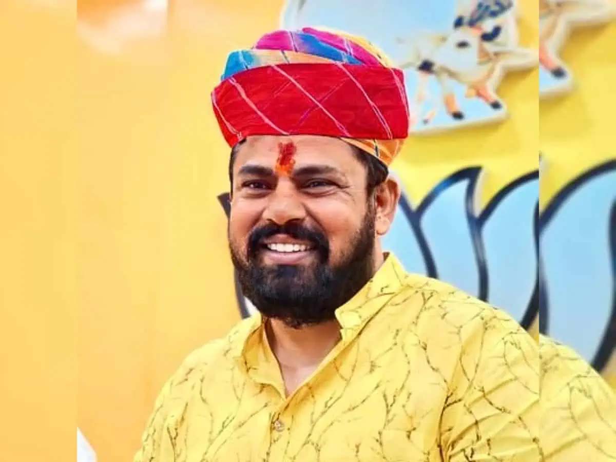 राजा सिंह ने फिर दिया विवादित बयान, इलेक्शन में हारने पर अंजाम भुगतने की दी धमकी राजा सिंह ने फिर दिया विवादित बयान, इलेक्शन में हारने पर अंजाम भुगतने की दी धमकी