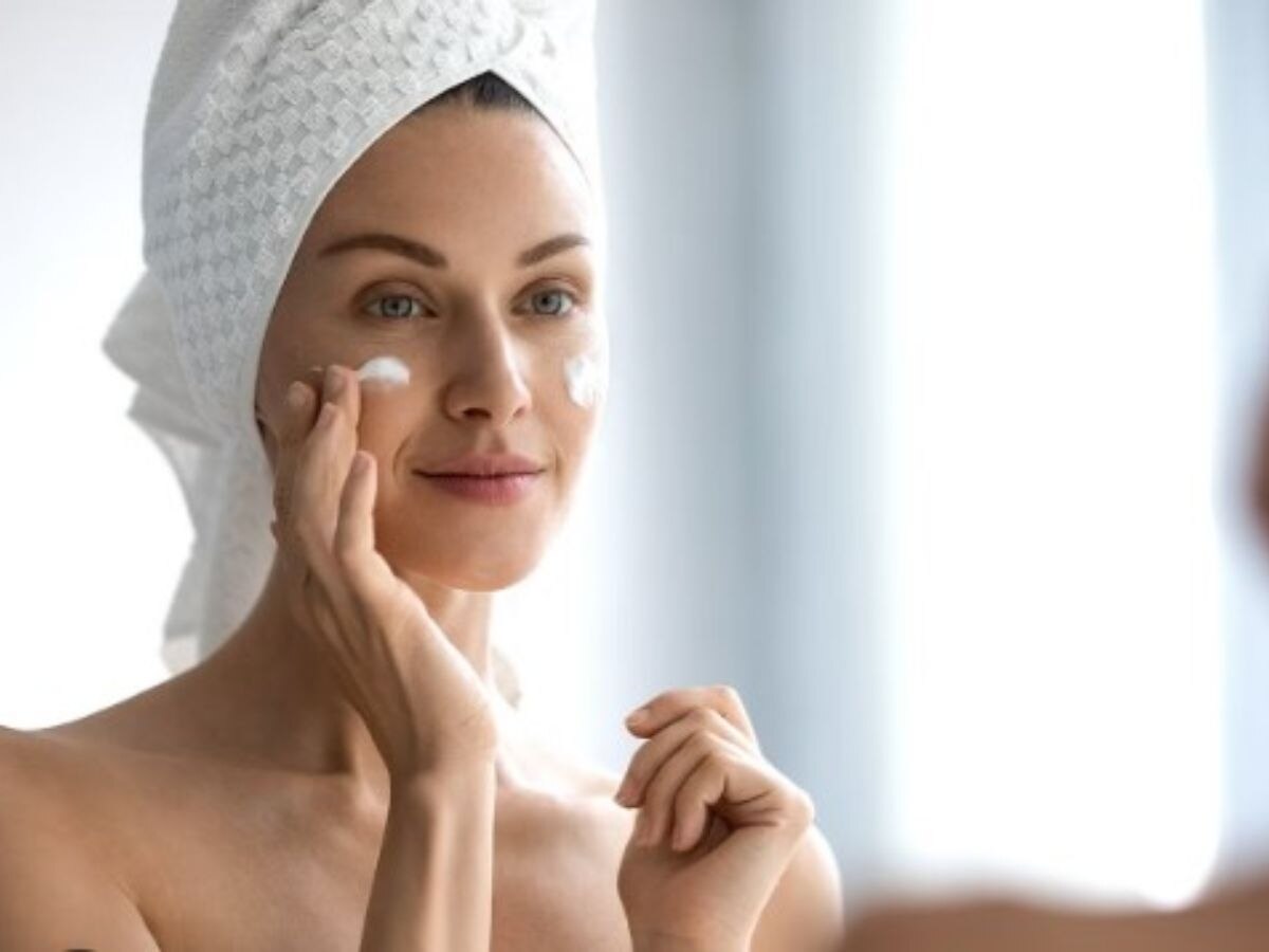 Skin Care Tips: सर्दियों में चेहरे की सुंदरता बढ़ाने के लिए लगाएं ये चीजें, लोगों की नहीं हटेगी नजर