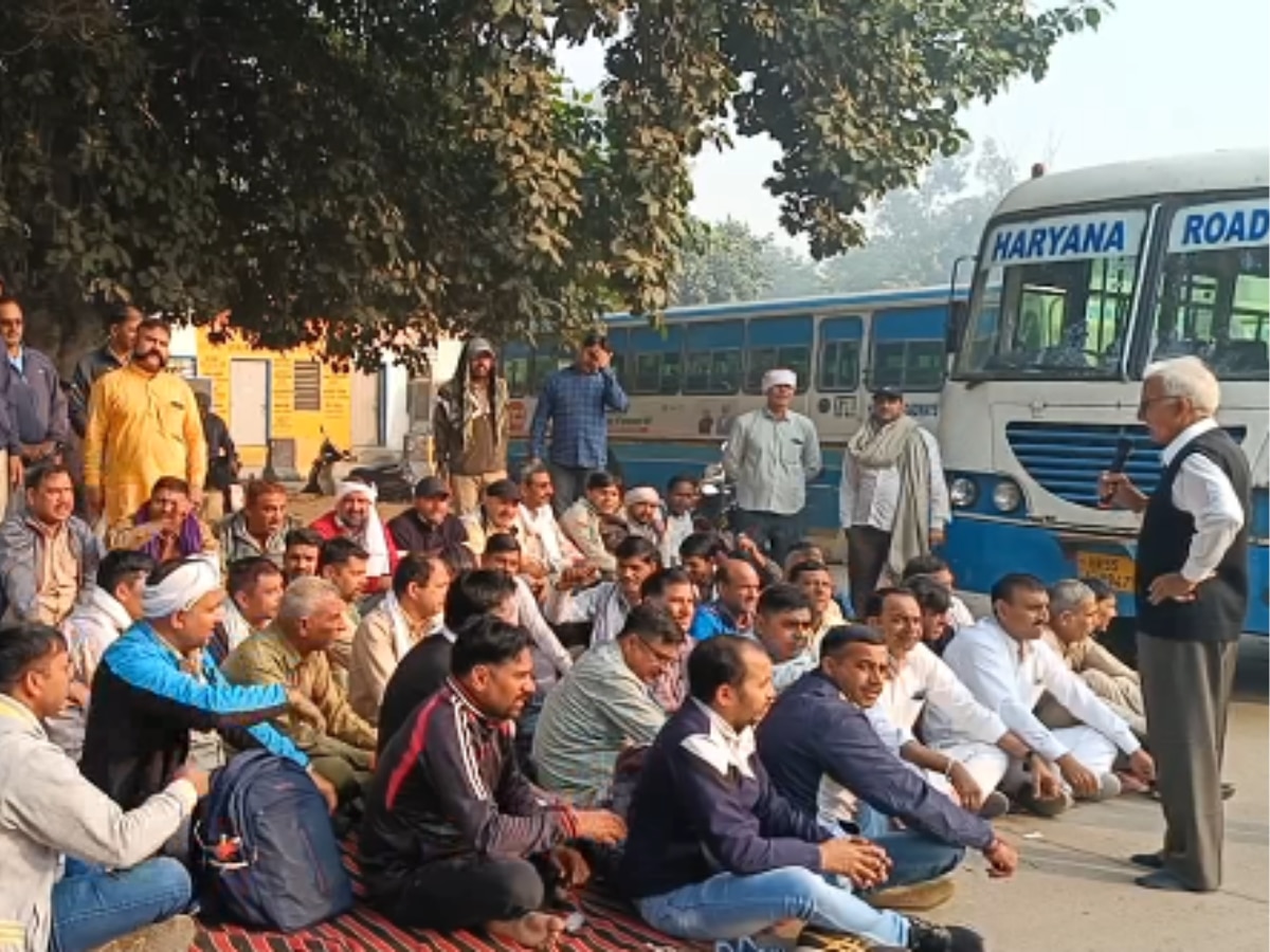 Haryana Roadways Strike: रेवाड़ी, सोनीपत में रोडवेज का चक्का जाम, मांग पूरी न होने तक प्रदर्शन करने का किया ऐलान