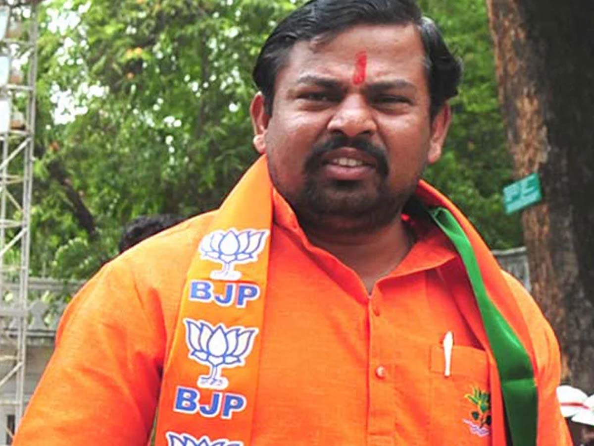 BJP विधायक टी राजा का विवादित बयान; मुस्लिम लड़कियों के साथ ये करने की दी सलाह BJP विधायक टी राजा का विवादित बयान; मुस्लिम लड़कियों के साथ ये करने की दी सलाह