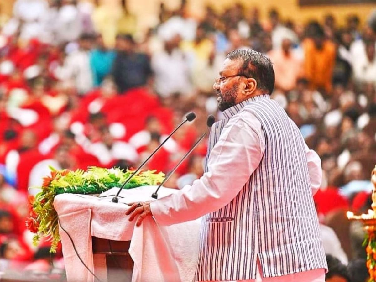 समाजवादी पार्टी के लिए बड़ी मुश्किल पैदा कर सकते हैं स्वामी प्रसाद के बयान, क्या पार्टी जल्द बनाएगी दूरी?