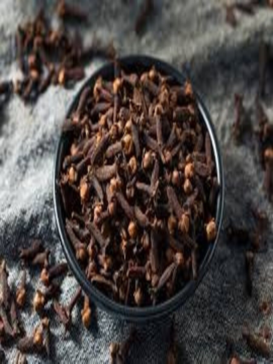 Cloves in your kitchen are very useful for toothache and other dental