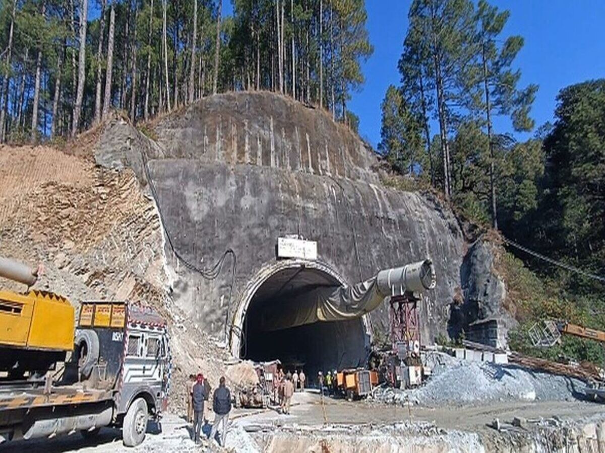 Uttarakhand Tunnel Accident: ୫ ଦିନ ଧରି ଫସି ରହିଛନ୍ତି ଶ୍ରମିକ; ଆଗର ମେସିନ ସହାୟତାରେ ଜାରି ରହିଛି ଉଦ୍ଧାର ଅଭିଯାନ