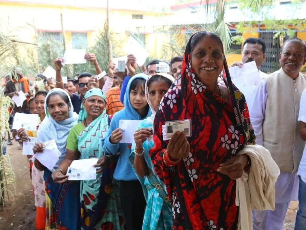 Chhattisgarh Chunav 2023 Live: छत्तीसगढ़ में 5 बजे तक 67 फीसदी वोटिंग, जानें वोटिंग का अपडेट LIVE