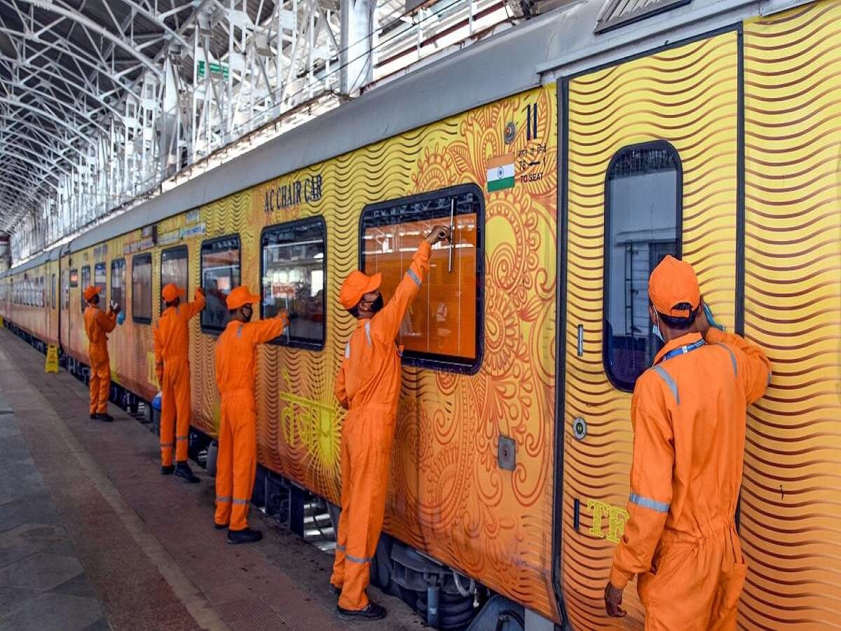 Railways Big announcement: विश्व कप के फाइनल मैच के लिए दिल्ली-मुंबई से शुरू हुईं स्पेशल ट्रेनें, जानें टाइमिंग व रेट से लेकर सबकुछ